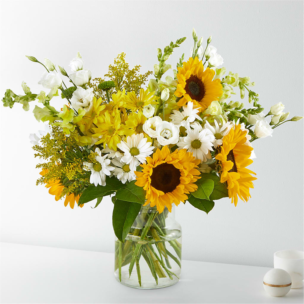Hello Sunshine Bouquet – The Rusty Willow, Grove OK