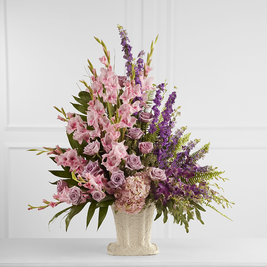 Flowing Garden Arrangement – The Rusty Willow, Grove OK