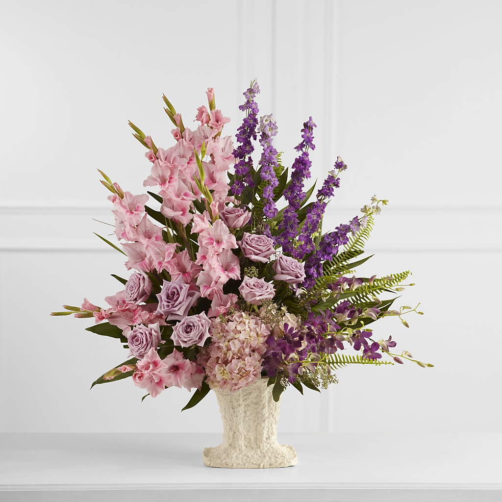 Flowing Garden Arrangement – The Rusty Willow, Grove OK