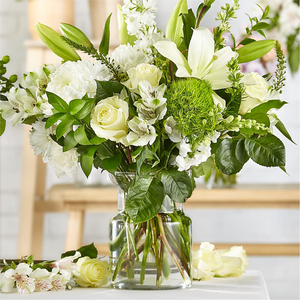 Classic Ivory – A Florist Original – The Rusty Willow, Grove OK