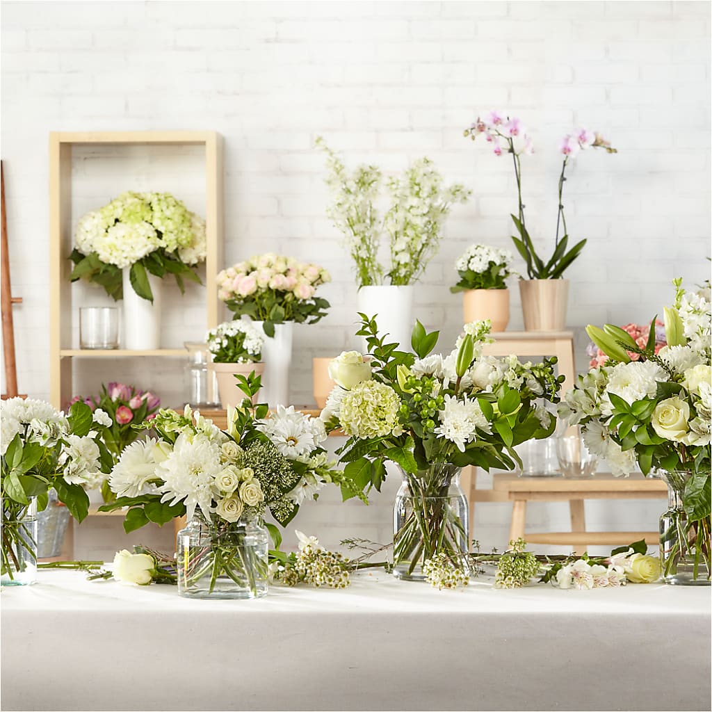 Classic Ivory – A Florist Original – The Rusty Willow, Grove OK