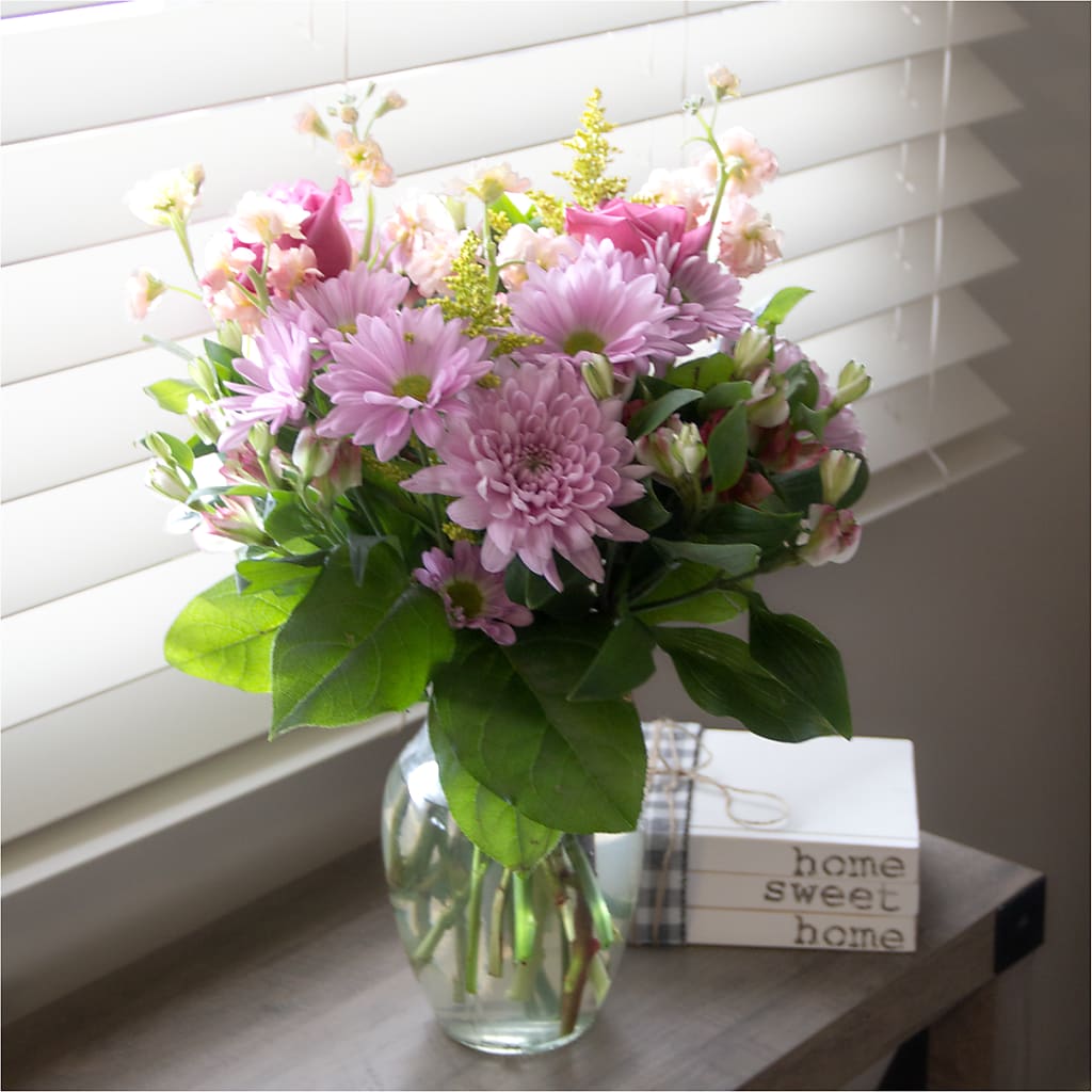 Pastel Tradition - A Florist Original –  The Rusty Willow, Grove OK