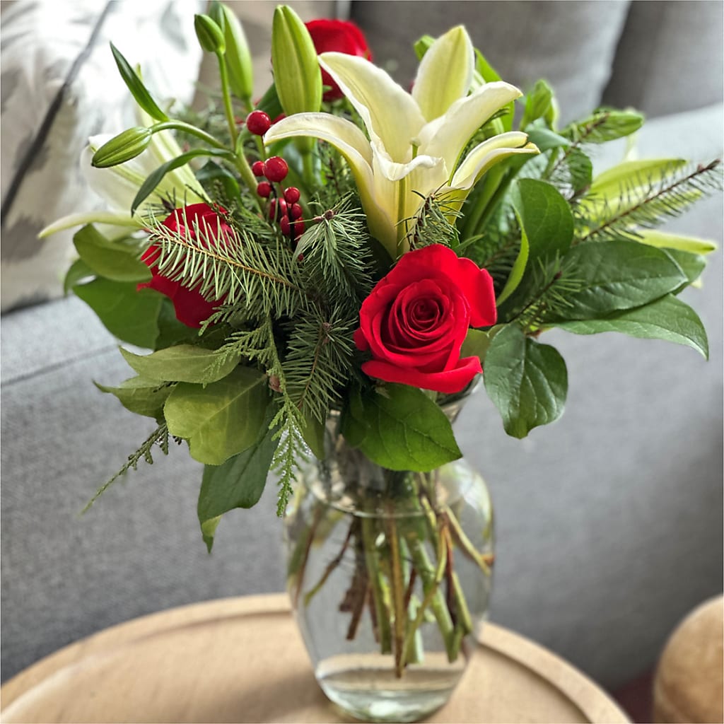 Sparkling Snowflakes Bouquet –  The Rusty Willow, Grove OK