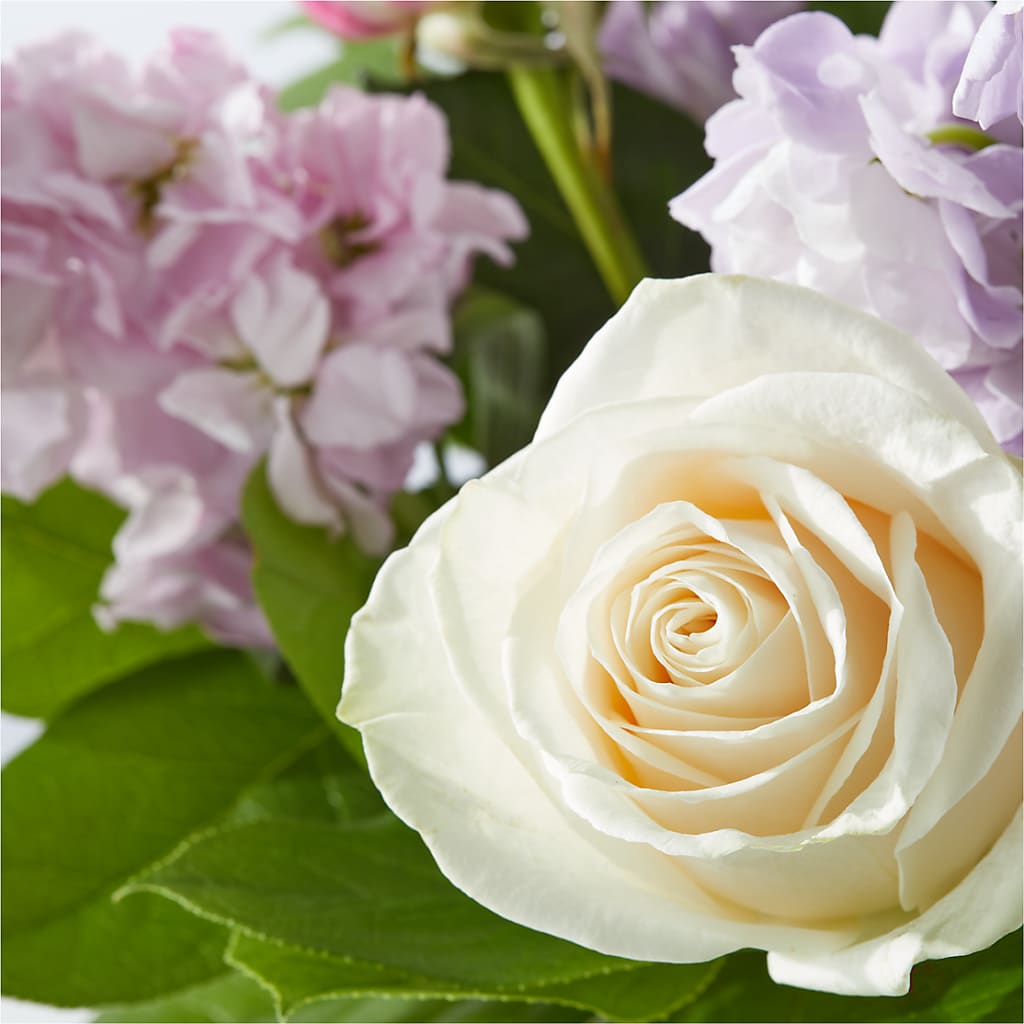 Springtime Spritz Bouquet –  The Rusty Willow, Grove OK
