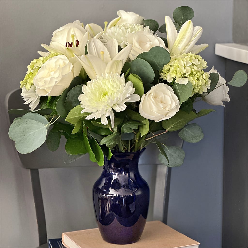 Snowy Dreams Bouquet –  The Rusty Willow, Grove OK