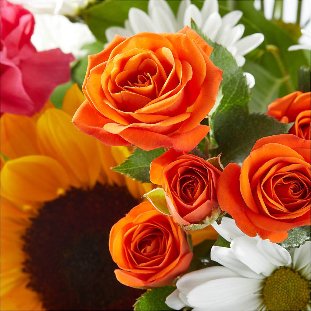 Sun-drenched Blooms Bouquet –  The Rusty Willow, Grove OK