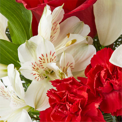 Holiday Season Bouquet –  The Rusty Willow, Grove OK