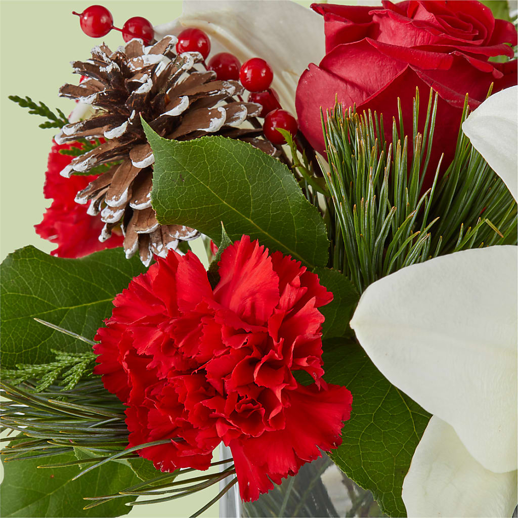 Glistening Icicles Bouquet –  The Rusty Willow, Grove OK