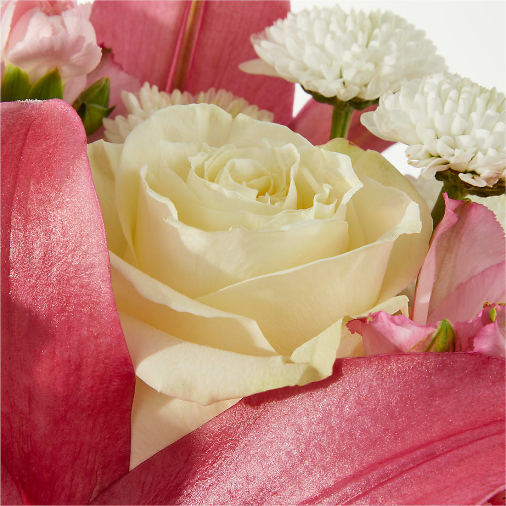 Piece of Cake Bouquet –  The Rusty Willow, Grove OK
