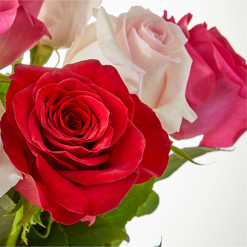 Charming Rose Bouquet –  The Rusty Willow, Grove OK