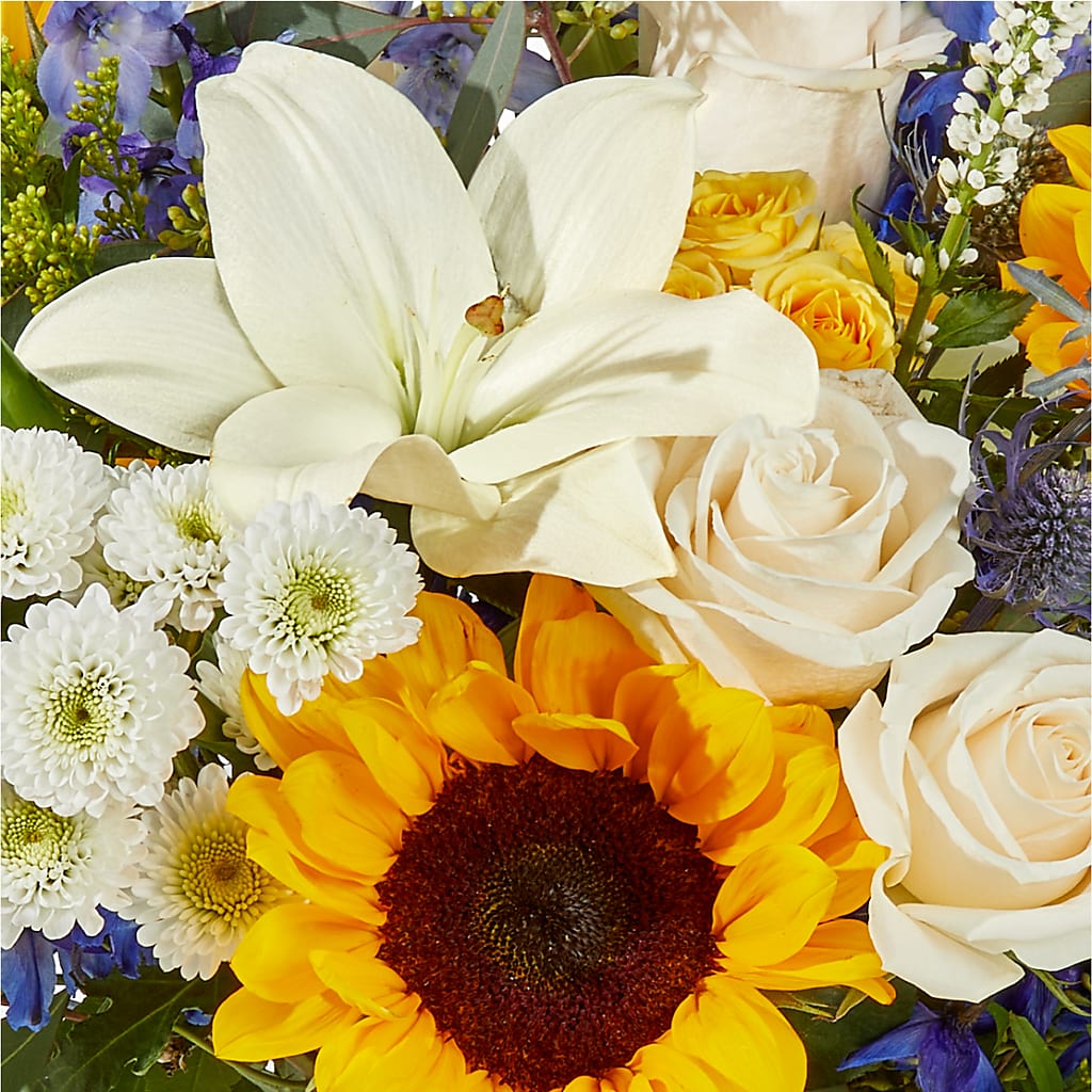 Wonderfully Sunny Bouquet –  The Rusty Willow, Grove OK