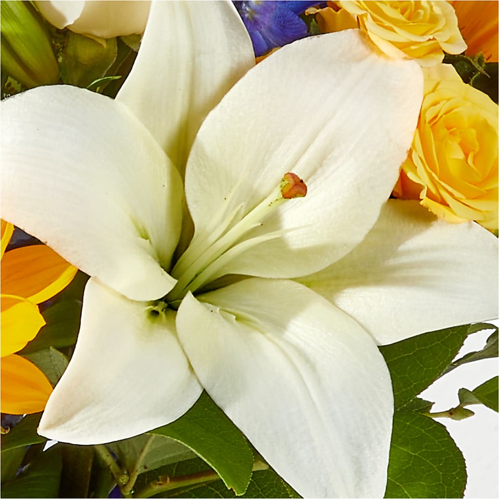 Wonderfully Sunny Bouquet –  The Rusty Willow, Grove OK